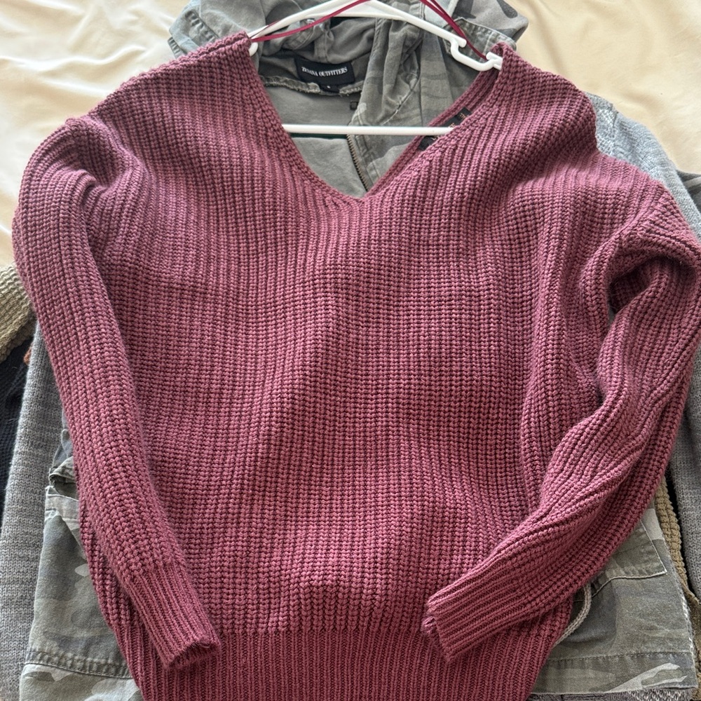 Love Tree Women's Plum V-Neck Sweater